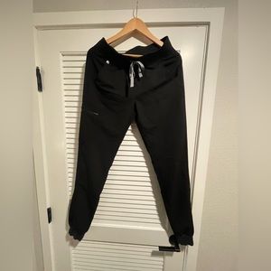 Figs black womens zamora jogger scrubs in size small/tall